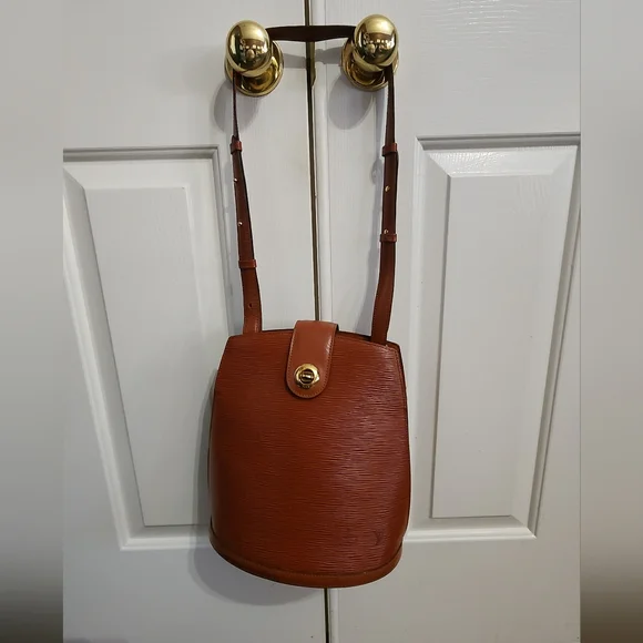 Louis Vuitton Epi Cluny -Brown